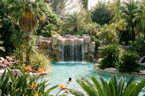 cascade-piscine-lagon-2025.png